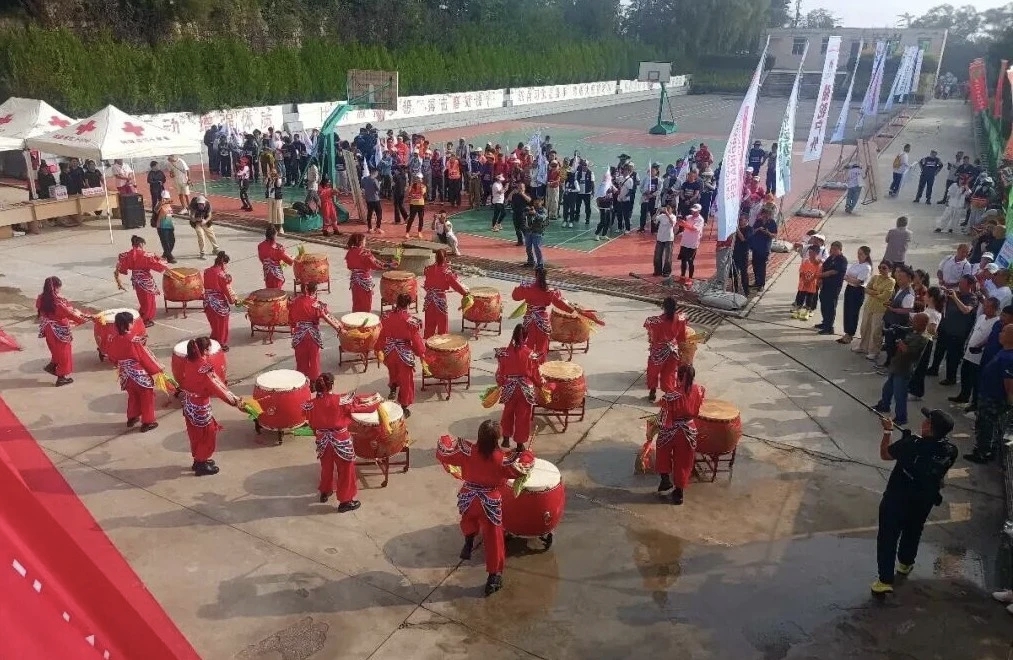 第二届坐标阳泉“骆驼杯”狮脑山定向徒步挑战赛开赛.jpg