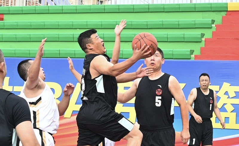 热血“村BA”燃动盂县 16支队伍逐梦赛场6.jpg